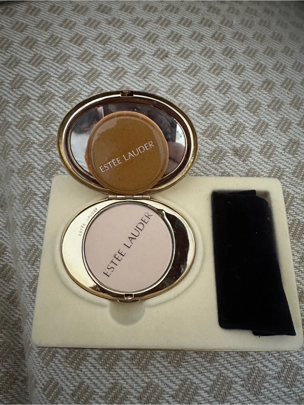 NIB Estée Lauder Golden Capricorn Zodiac Powder Compact (1996 Edition)